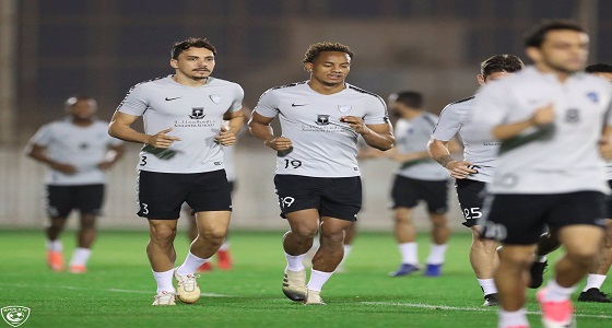 بالصور.. الهلال يختتم تدريباته للقاء الحزم