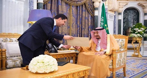 بالصور.. خادم الحرمين الشريفين يتسلم رسالة من ملك المغرب