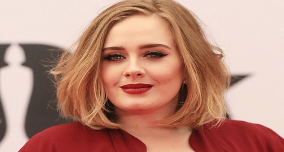 رغم امتلاك ابنته لثروة هائلة.. والد فنانة شهيرة يعمل سائقا