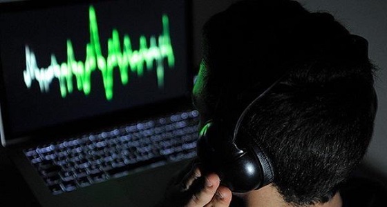 اختراق متعمد.. ” الثلاثة الكبار ” يستمعون إلى أحاديثك مع زوجتك