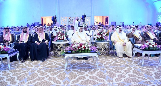 الأمير فيصل بن بندر يرعى حفل تخريج الدفعة الخامسة من طلاب كلية الغد الدولية للعلوم الطبية التطبيقية