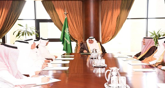 أمير تبوك يجتمع بمحافظي المنطقة