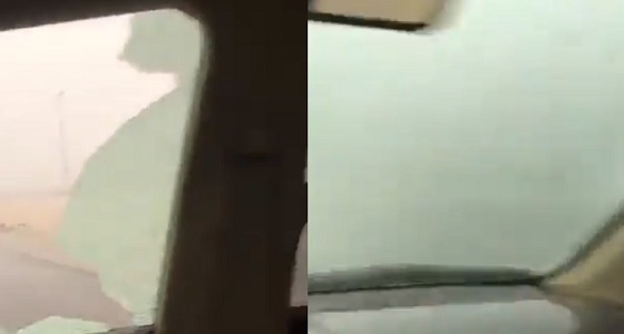 بالفيديو.. بردية قوية تكسر زجاج سيارة بالطائف