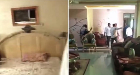 بالفيديو.. لحظة اقتحام المتظاهرين لمنزل ” البشير “