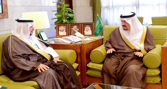 الأمير فيصل بن بندر يستقبل مدير عام الشؤون الصحية بالرياض