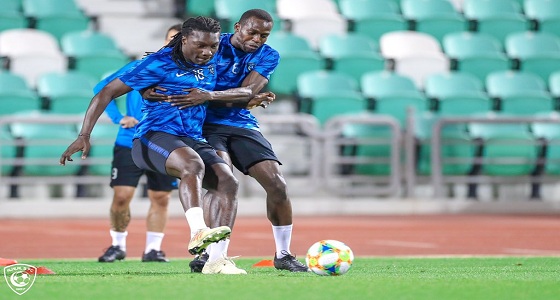 بالصور.. الهلال ينهي استعداداته لمواجهة الاستقلال غدًا