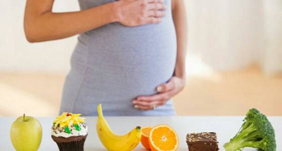أطعمة يحذر على الحوامل تناولها لضررها للجنين