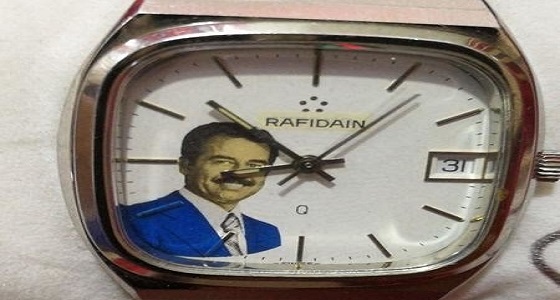 القبض على شخص يبيع ساعات يدوية تحمل صورا لصدام حسين 