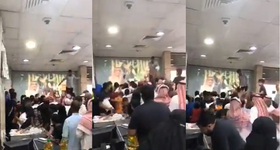 بالفيديو.. فوضى بمحل تموينات بالطائف بعد إعلانه تخفيض الأسعار