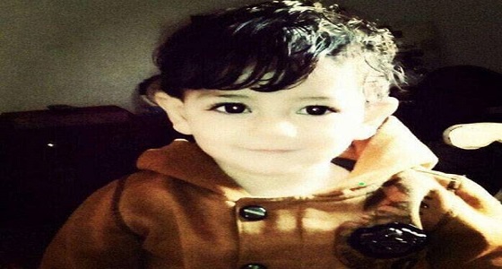 قصة الطفل الذي عاد من قبره.. ضربه مسن ثم دفنه حيا