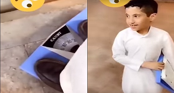 بالفيديو.. طفل يفاجئ المواطنين بتقديره لأوزانهم قبل القياس