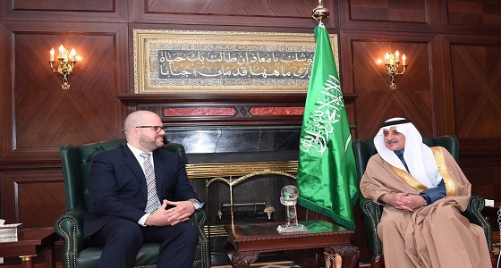 أمير تبوك يلتقي القنصل الأمريكي لدى المملكة