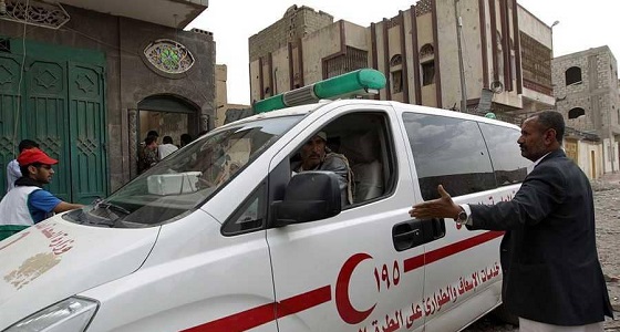 الحوثيون يستولون على سيارات الإسعاف لاستخدامها في القتال