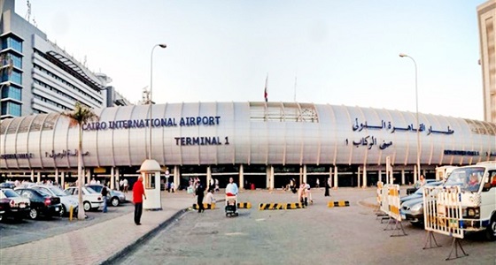 ‏‫مطار القاهرة يضبط مواطن حاول تهريب أسلحة وعملات وآثار سعودية