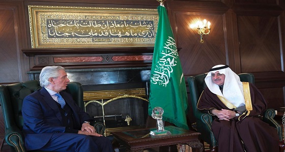 أمير تبوك يستقبل السفير الفرنسي لدى المملكة