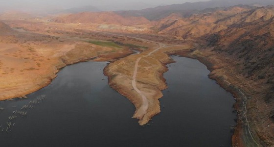 &#8221; فيديو &#8221; يوثق جمال الطبيعة ببحيرة سد وادي بيِش بجازان