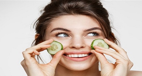 منها التخلص من الصداع والنمش.. فوائد خيالية لقشر الخيار