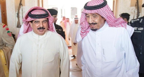 ملك البحرين يهنئ خادم الحرمين بقدوم رمضان هاتفيًا