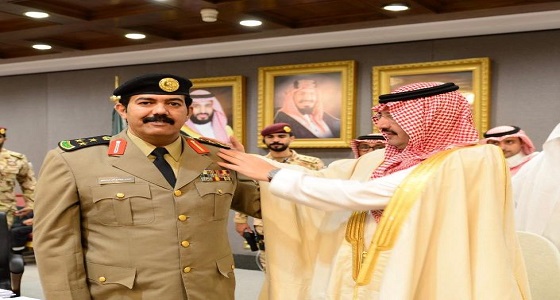 أمير عسير يقلد آل منجم رتبة عميد
