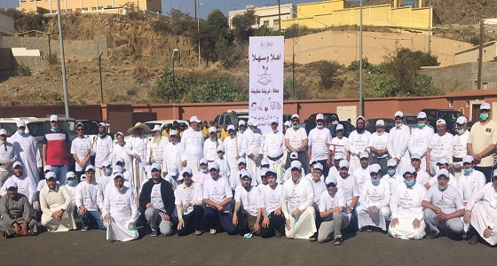 أهالي قرية في عسير ينفذون “ معاً.. قريتنا نظيفة “