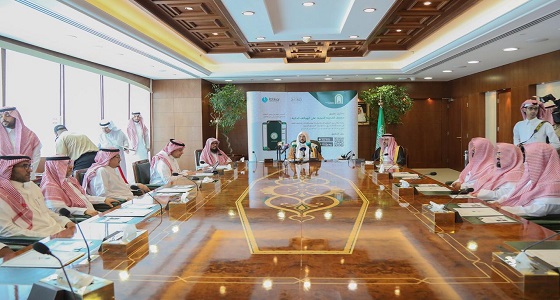 وزير الشؤون الإسلامية يدشن تطبيق مصحف المدينة النبوية