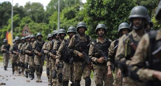 الأمن الباكستاني يقضي على 3 إرهابيين قرب الحدود مع إيران