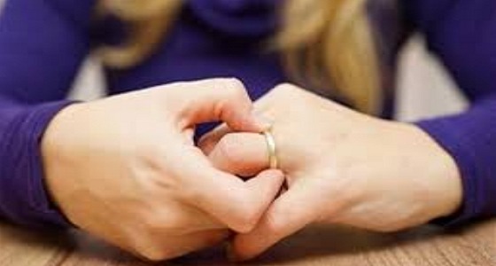 زوجة تطلب الطلاق لأن زوجها لا يجرحها بالكلام