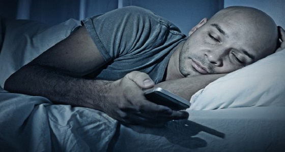 نصائح فعًالة لعلاج زوجك من إدمان الهاتف