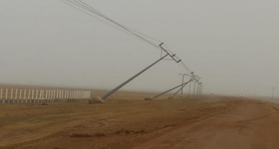 بالصور.. سقوط أعمدة الإنارة بسبب الرياح الشديدة في شقراء 