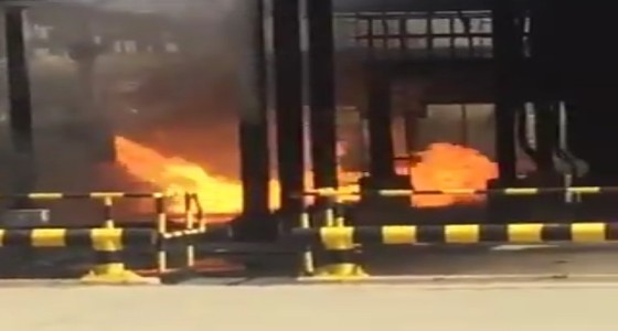 بالفيديو.. لحظة اشتعال نيران الهجوم الإرهابي على محطة نفط الدوادمي