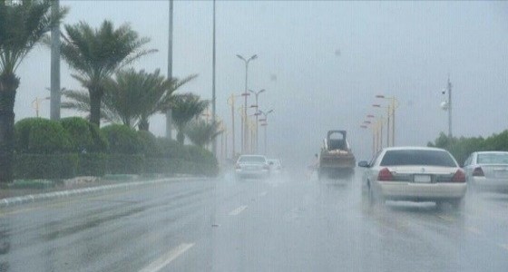 أتربة مثارة وأمطار رعدية على مكة