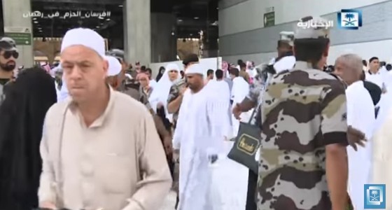 بالفيديو.. الجهود الأمنية المبذولة للتيسير على المعتمرين بآخر أيام رمضان