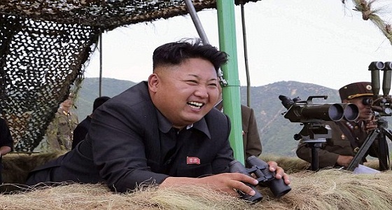زعيم كوريا الشمالية يشرف على تجربة مثيرة لاختبار دقة صواريخه