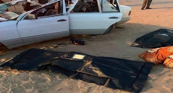 وفاة 4 أشخاص من عائلة واحدة إثر اصطدام سيارتهم في بيشة