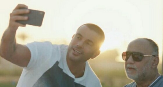 اتهامات تلاحق إعلان عمرو دياب الجديد: فكرته مقتبسة