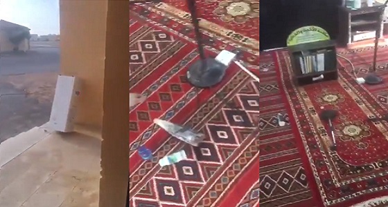 بالفيديو.. مجهولون يعبثون بمحتويات مسجد في طريف
