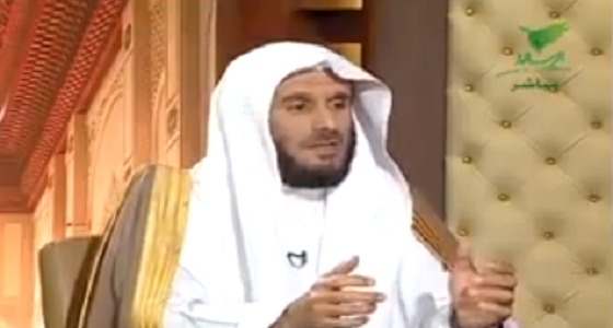 بالفيديو.. &#8221; الشبيلي &#8221; يوضح حكم وضع القرآن على السجادة