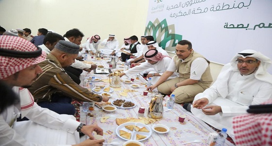 بالصور.. مأدبة إفطار رمضانية للعمالة بصحة مكة المكرمة
