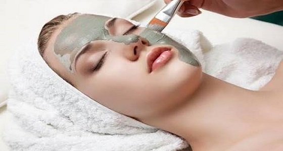 لبشرة مذهلة.. تعرفي على الفوائد الجمالية لماسك الطين