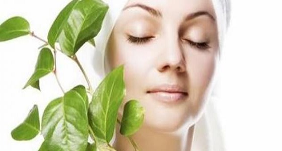 طرق طبيعية لإخفاء علامات الإرهاق أثناء الصيام.. منها ” مكعبات الثلج “