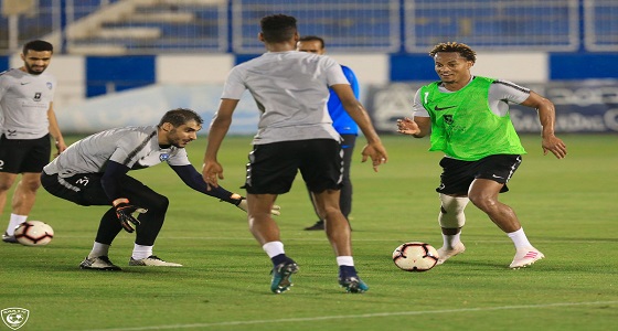 بالصور.. الهلال يستأنف استعداده للشباب في غياب إدواردو