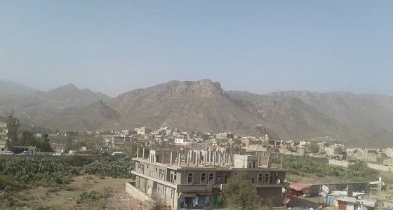 مصرع أسرة يمنية كاملة‎ إثر قصف حوثي على قعطبة