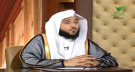 بالفيديو.. حكم عمل المرأة في مجال حلاقة وتصفيف شعر النساء