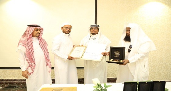 خيركم تكرم طالبا توفي قبل اختباره في كامل القرآن بأيام