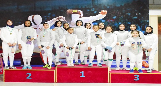 تكريم 16 لاعبة في أكاديمية المبارزة