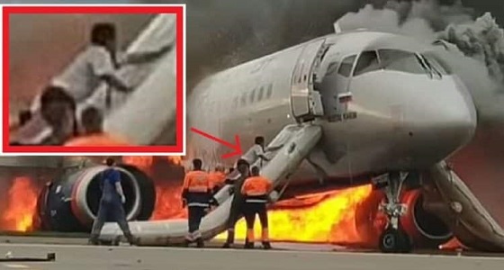 بالفيديو.. لحظة عودة طيار للطائرة أثناء احتراقها لإنقاذ زميله