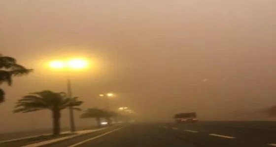 بالفيديو.. لحظة هبوب رياح قوية على جازان وحجب الرؤية