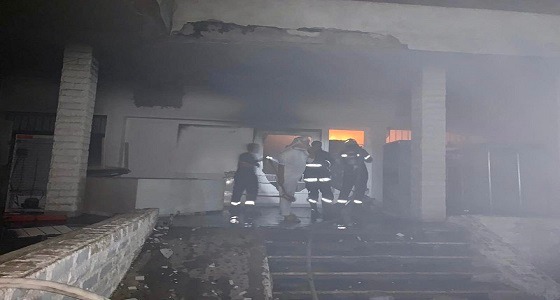 بالصور.. إخماد حريق في مستودع تابع لمستشفى المهد العام