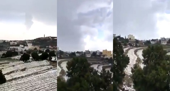 بالفيديو.. حبات البرد تزين مدرجات السودة الخضراء في منظر خلاب