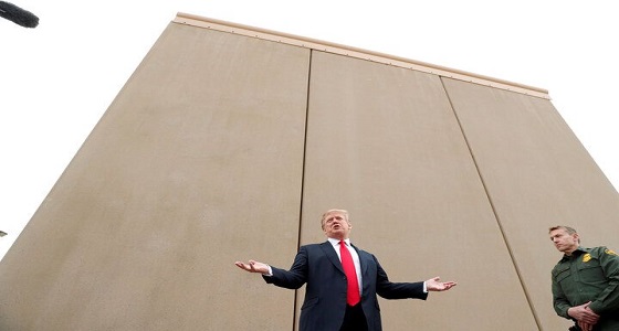 &#8221; أمريكي متزوج من مكسيكية &#8221; يجمع التبرعات لبناء جدار ترامب